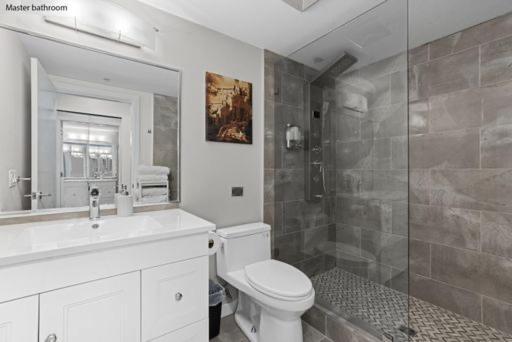 Beautiful Bright Modern Condo With Water View And Ac In Dt Vancouver 2Br,3Bd,2Bt Sleeps 6 Guests Free Parking Netflix Included Extérieur photo
