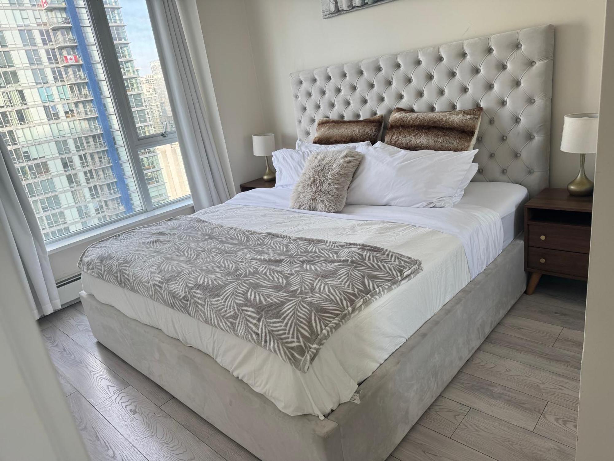 Beautiful Bright Modern Condo With Water View And Ac In Dt Vancouver 2Br,3Bd,2Bt Sleeps 6 Guests Free Parking Netflix Included Extérieur photo